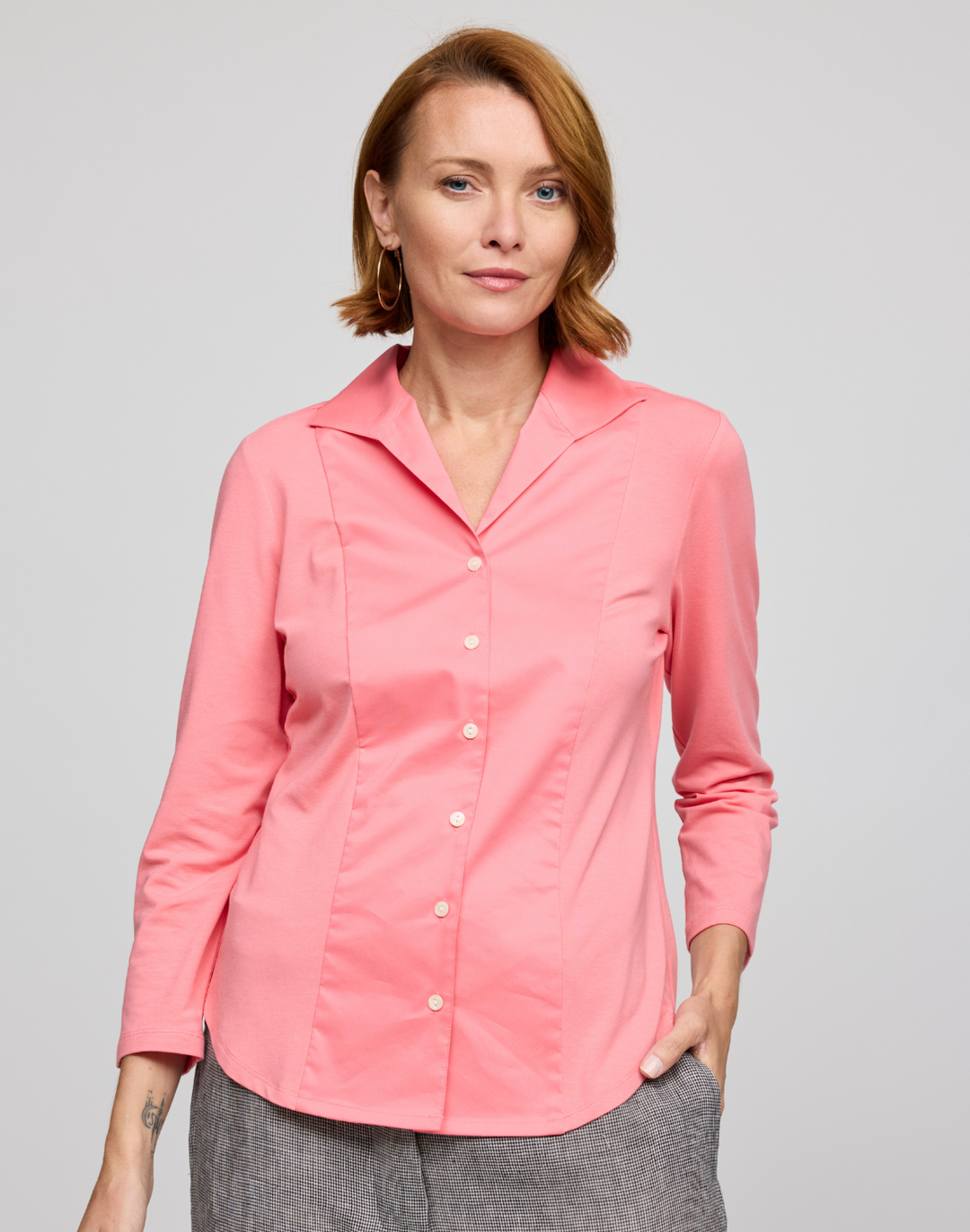 Donna 3/4 Sleeve Wing Collar "T" Shirt